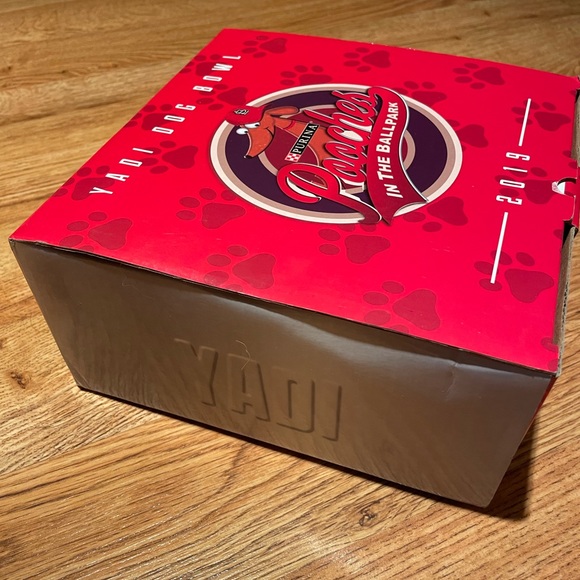 Yadi Dog Bowl - Picture 5 of 8